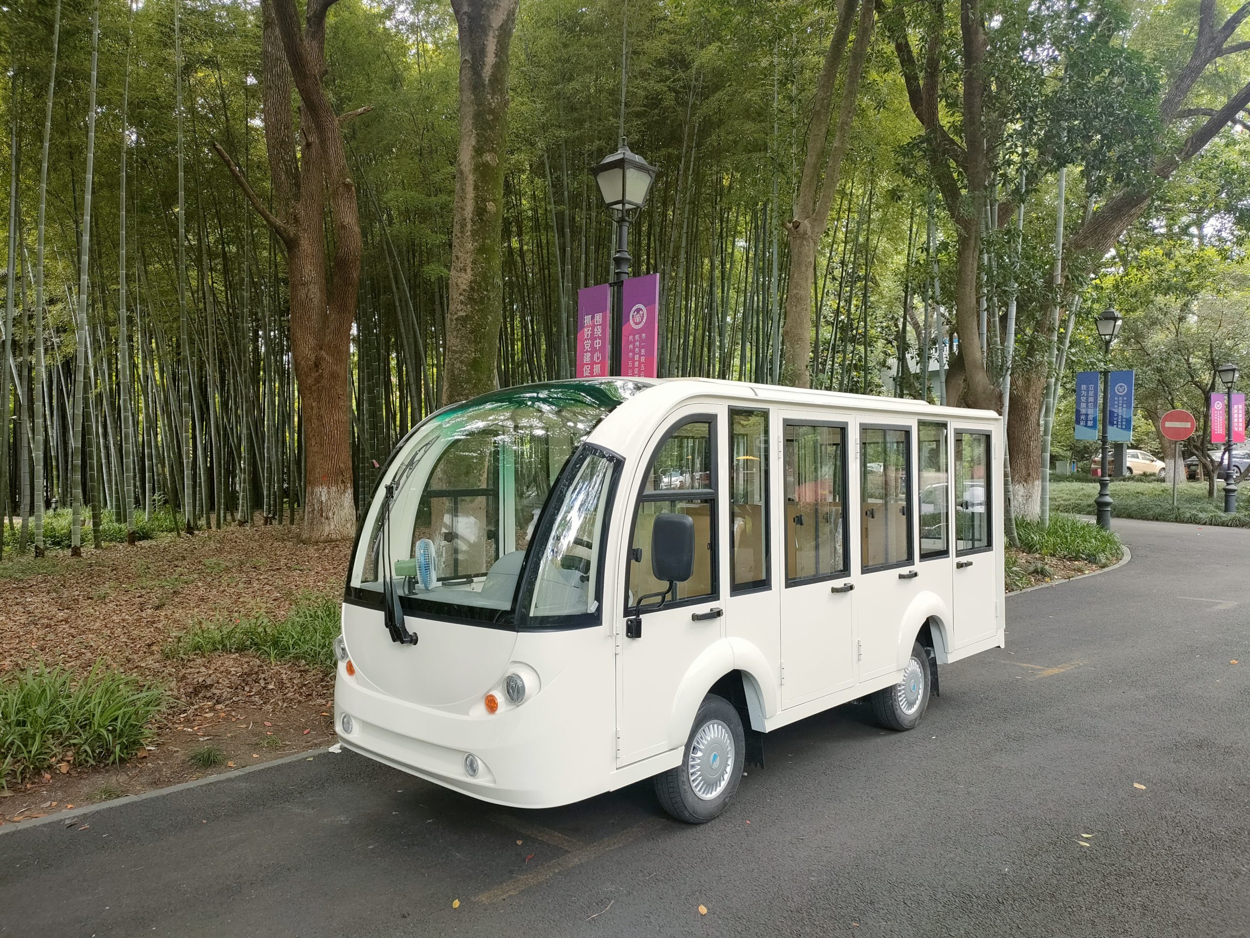 11座封闭观光电动车 缩略图 2